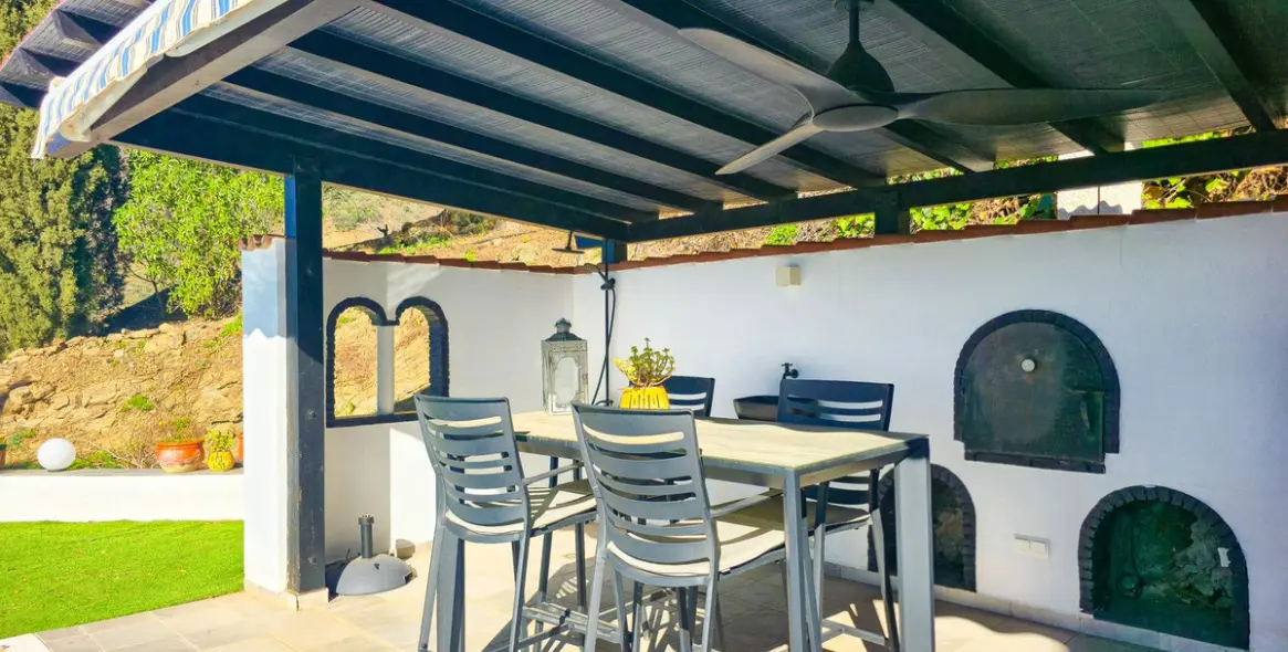 Sale of detached villa in Arenas 34