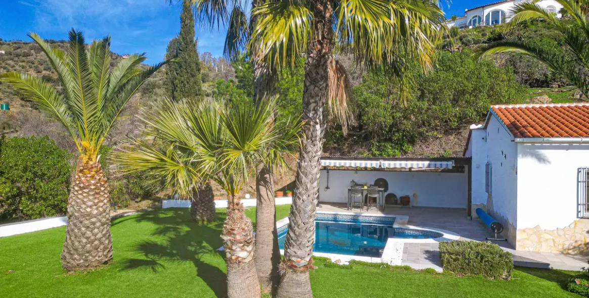 Sale of detached villa in Arenas 39