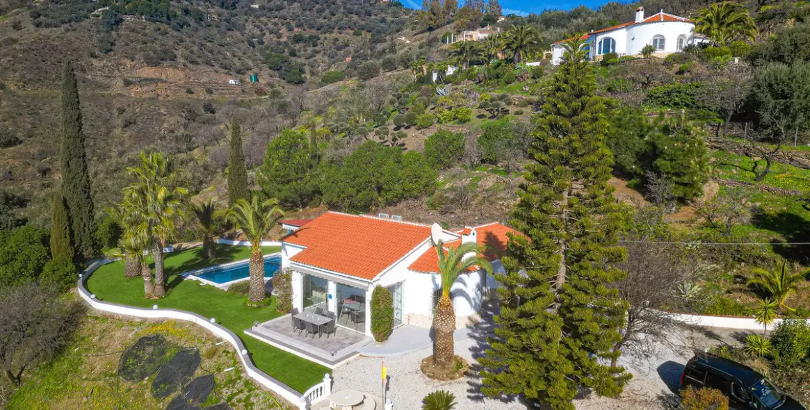 Sale of detached villa in Arenas 41