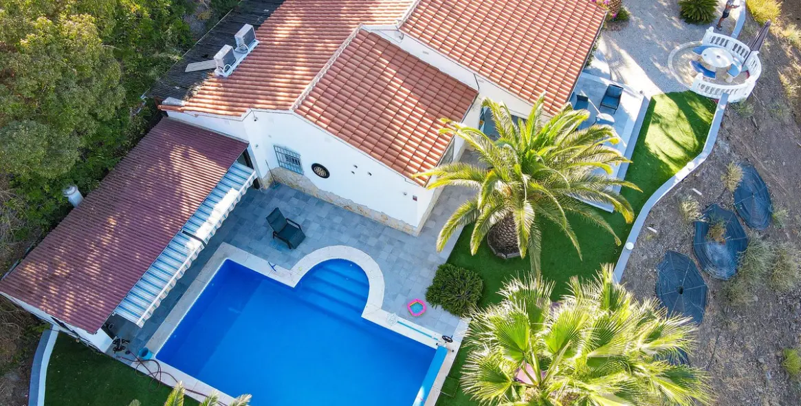 Sale of detached villa in Arenas 42