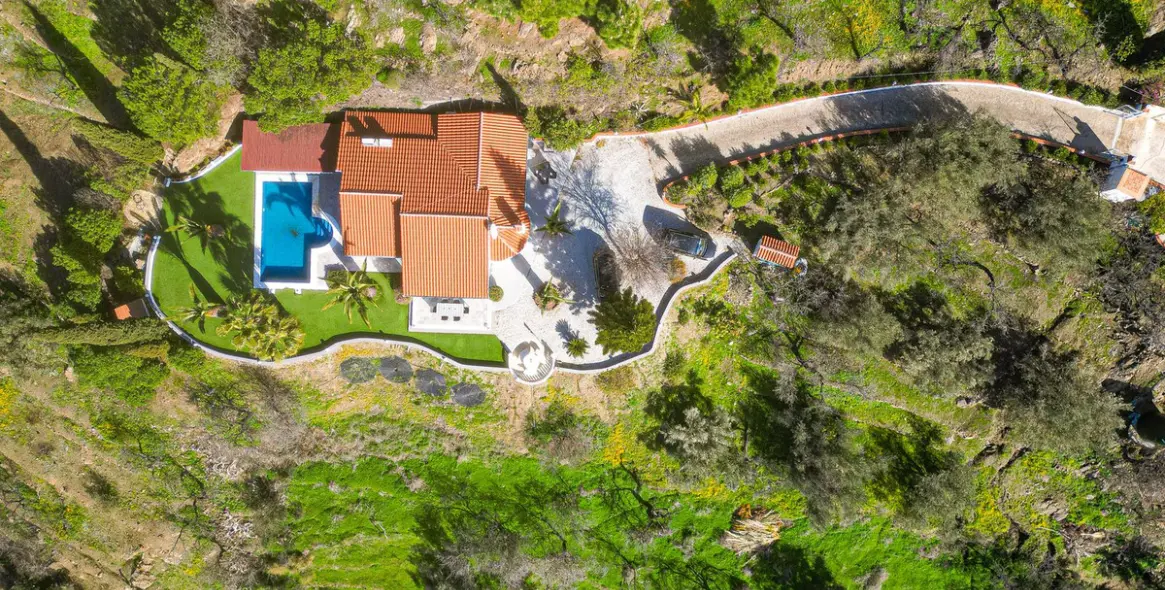 Sale of detached villa in Arenas 45