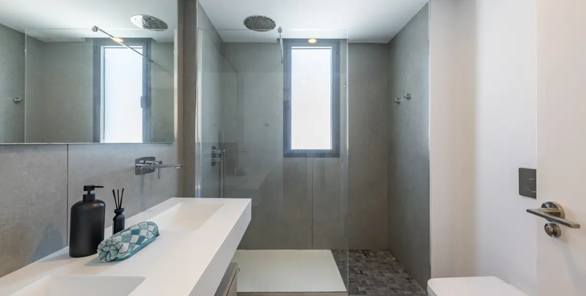 Продажа двухуровневых апартаментов в Artola 25