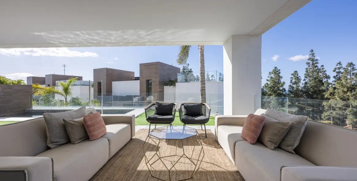 Продажа двухуровневых апартаментов в Artola 26