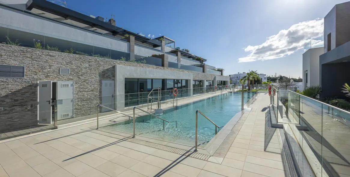 Продажа двухуровневых апартаментов в Artola 37