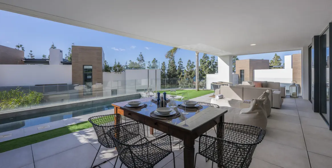 Продажа двухуровневых апартаментов в Artola 39