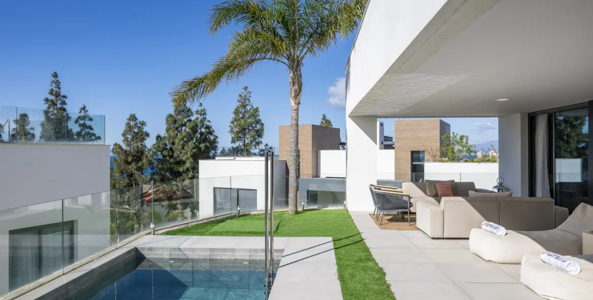 Продажа двухуровневых апартаментов в Artola 48