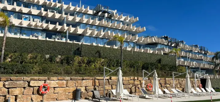 Venta de apartamento en planta baja en Selwo 0