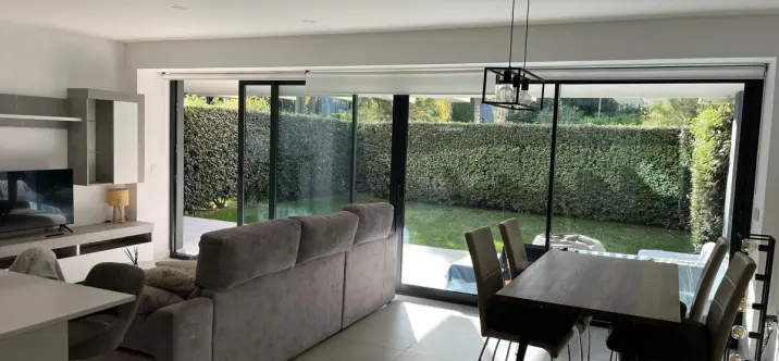 Venta de apartamento en planta baja en Selwo 4