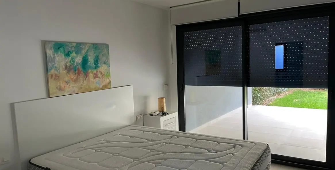 Venta de apartamento en planta baja en Selwo 8
