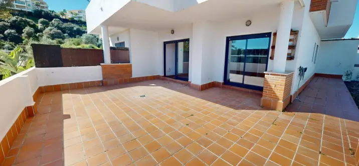 Sale of ground floor apartment in Mijas Golf 4