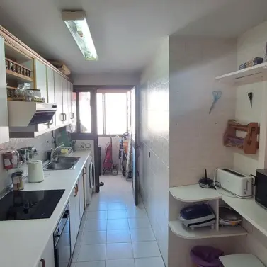 Sale of middle floor apartment in Fuengirola