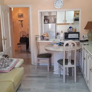 Sale of middle floor apartment in Fuengirola