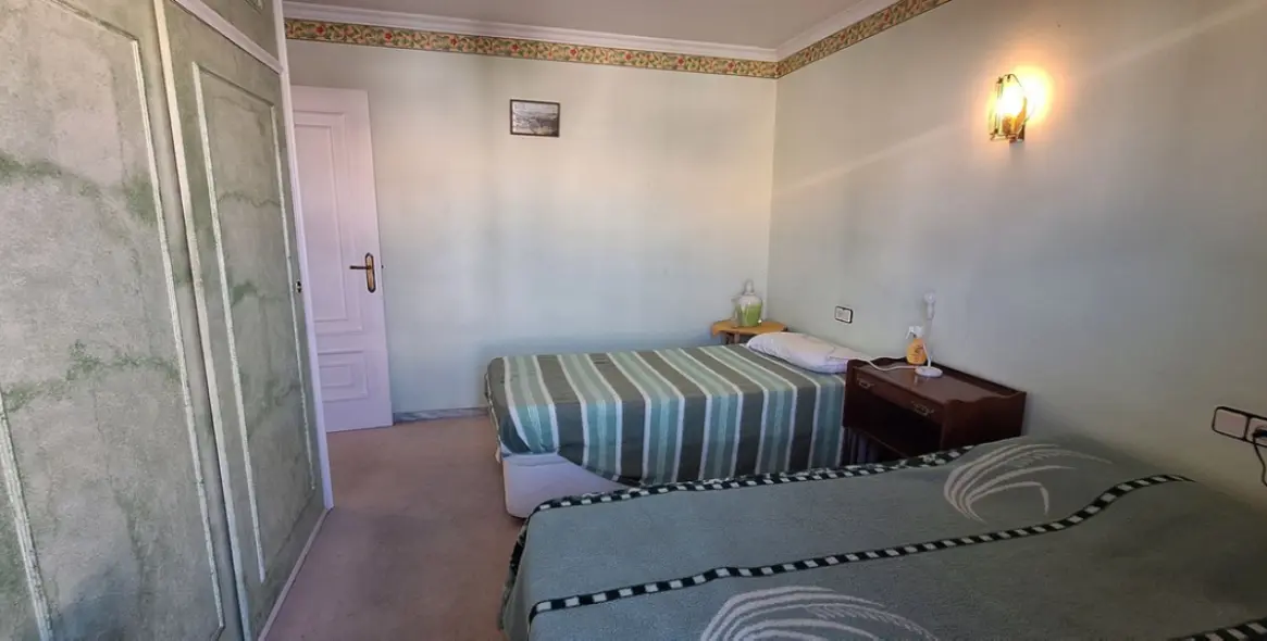 Sale of middle floor apartment in Fuengirola 7