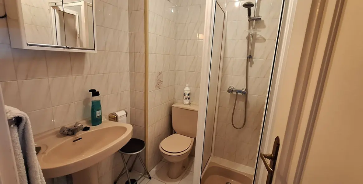 Sale of middle floor apartment in Fuengirola 8