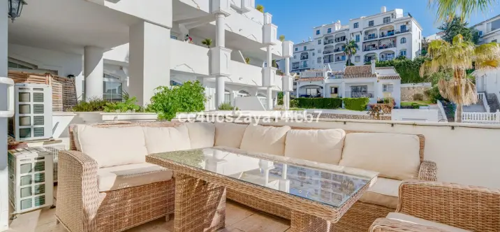 Sale of middle floor apartment in Riviera del Sol 1