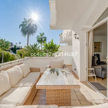 Sale of middle floor apartment in Riviera del Sol