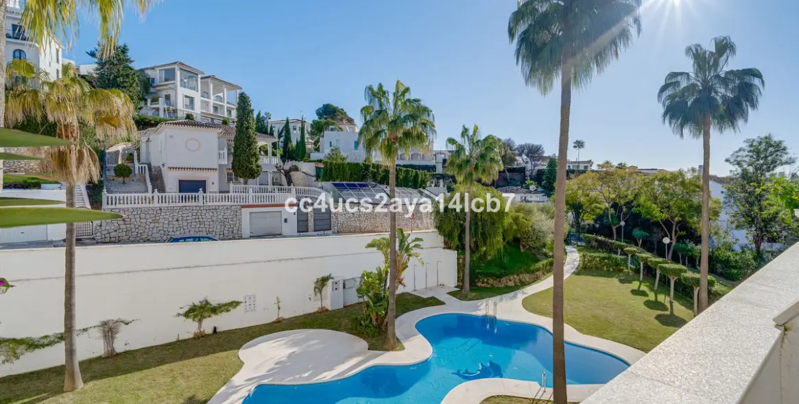 Sale of middle floor apartment in Riviera del Sol 4