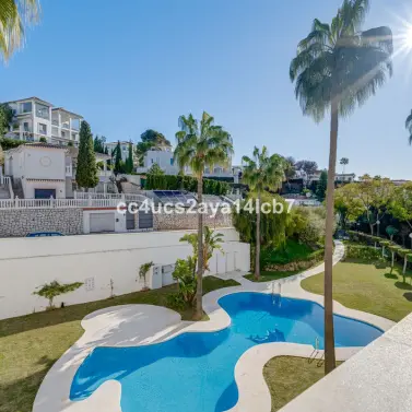 Sale of middle floor apartment in Riviera del Sol