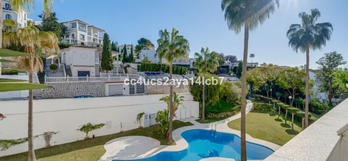 Sale of middle floor apartment in Riviera del Sol 3