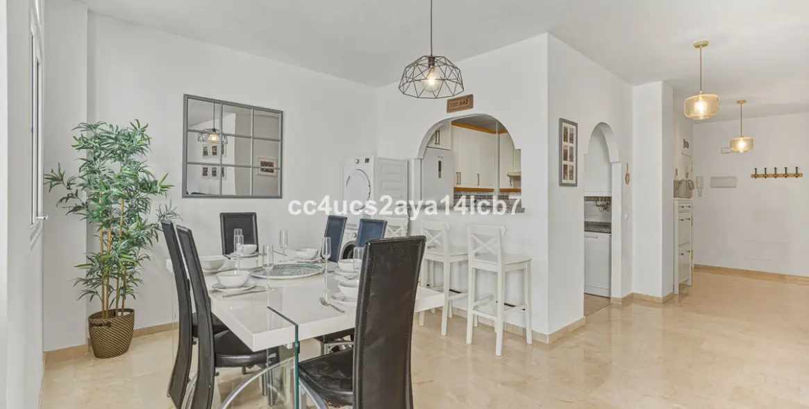 Sale of middle floor apartment in Riviera del Sol 12