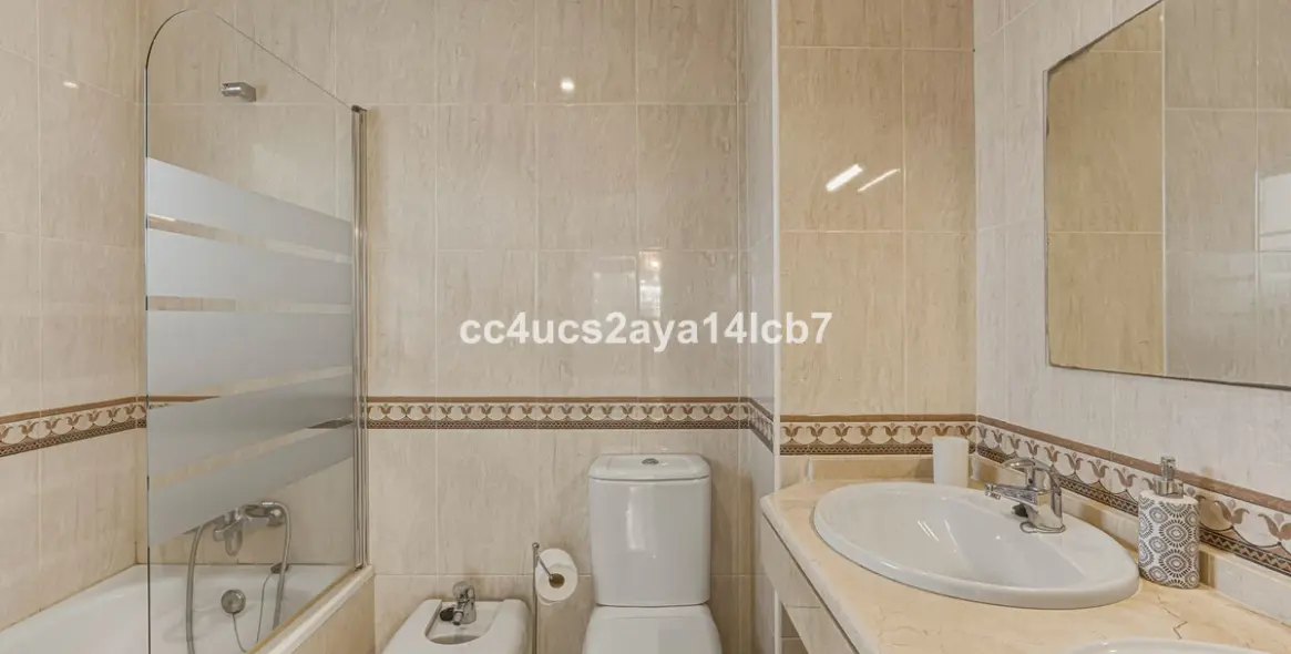 Sale of middle floor apartment in Riviera del Sol 17