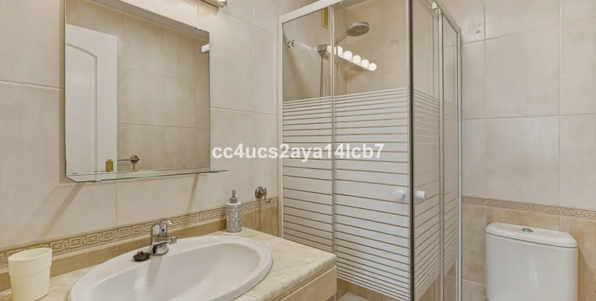 Sale of middle floor apartment in Riviera del Sol 18