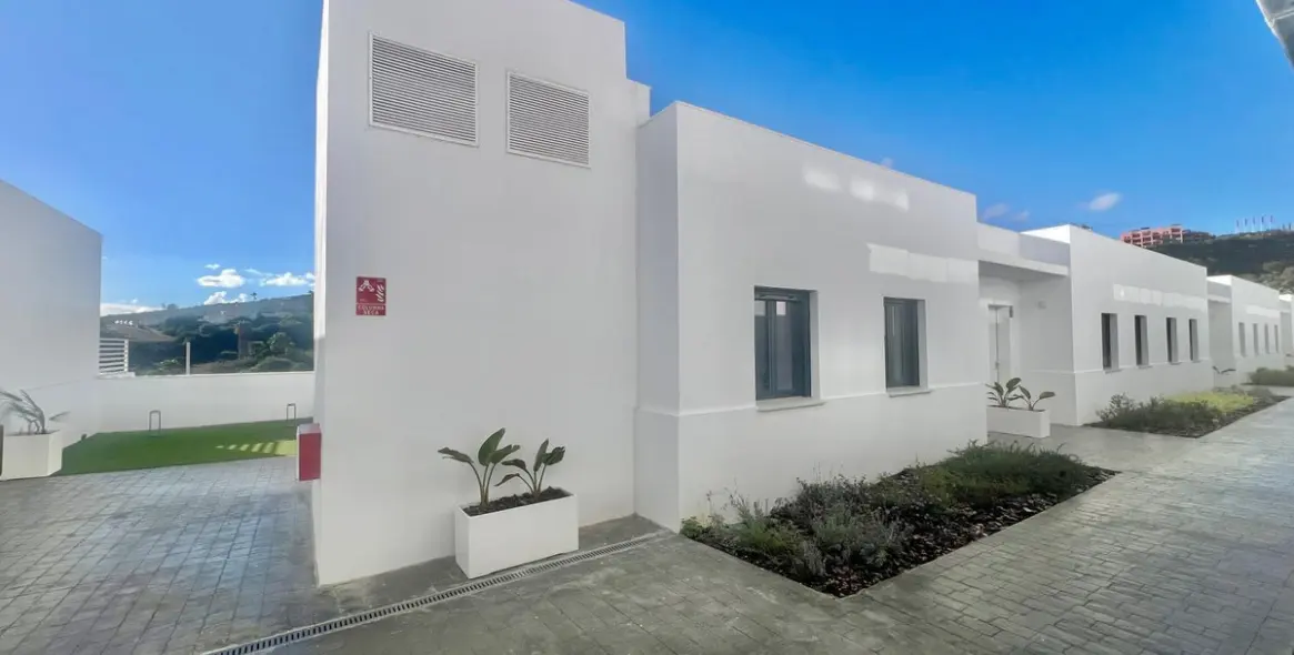 Sale of penthouse in Manilva 4