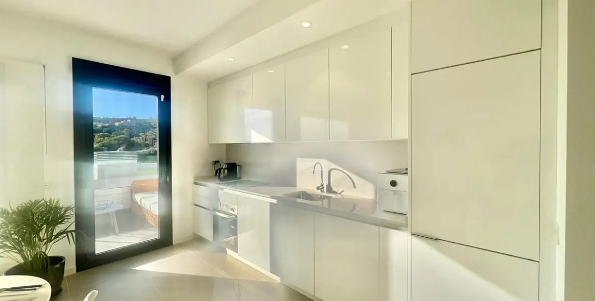 Sale of penthouse in Manilva 11