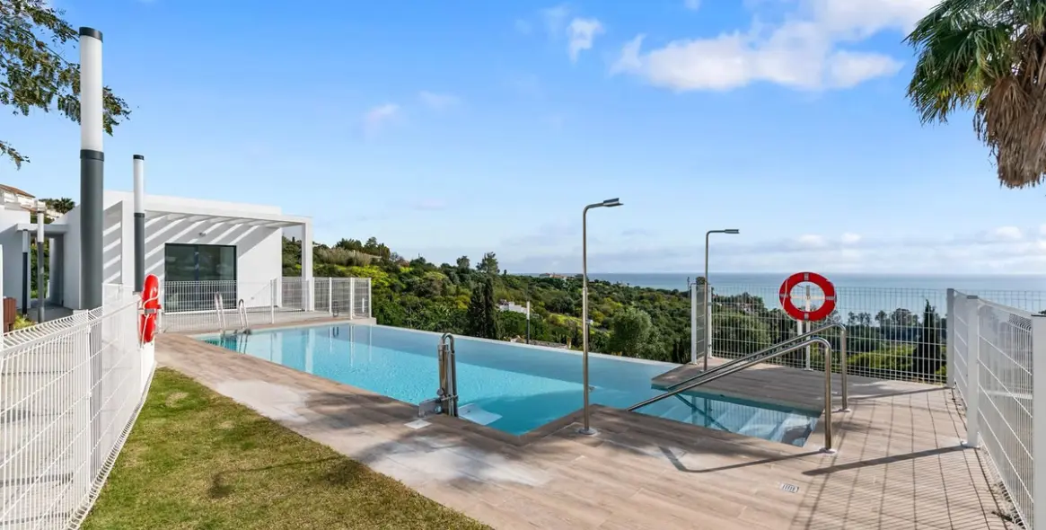 Sale of penthouse in Manilva 33