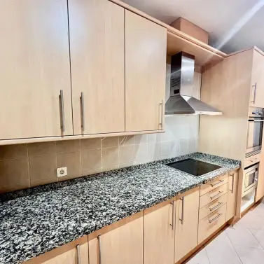 Venta de apartamento en planta media en Elviria