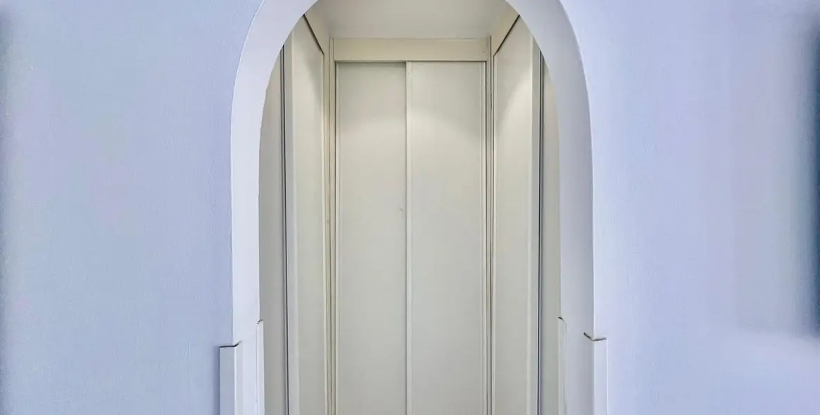 Venta de apartamento en planta media en Elviria 15