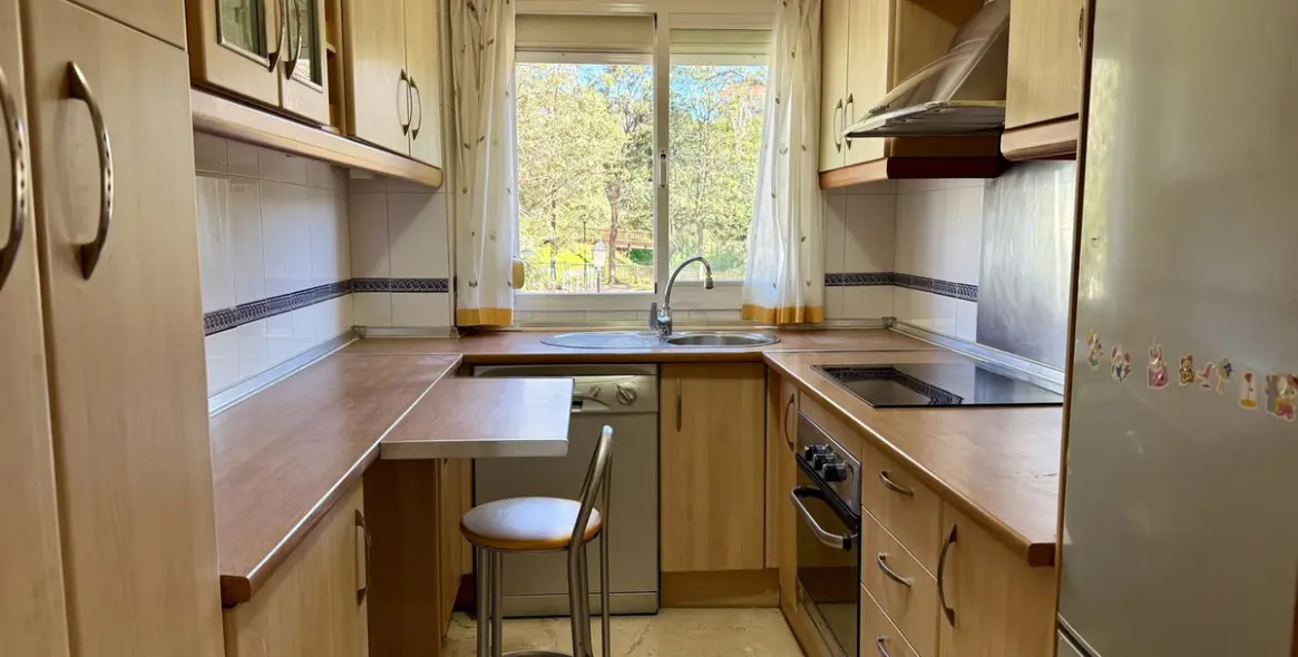 Продажа апартаментов на среднем этаже в Los Pacos 5