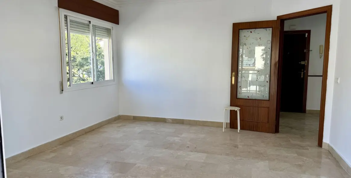 Продажа апартаментов на среднем этаже в Los Pacos 9