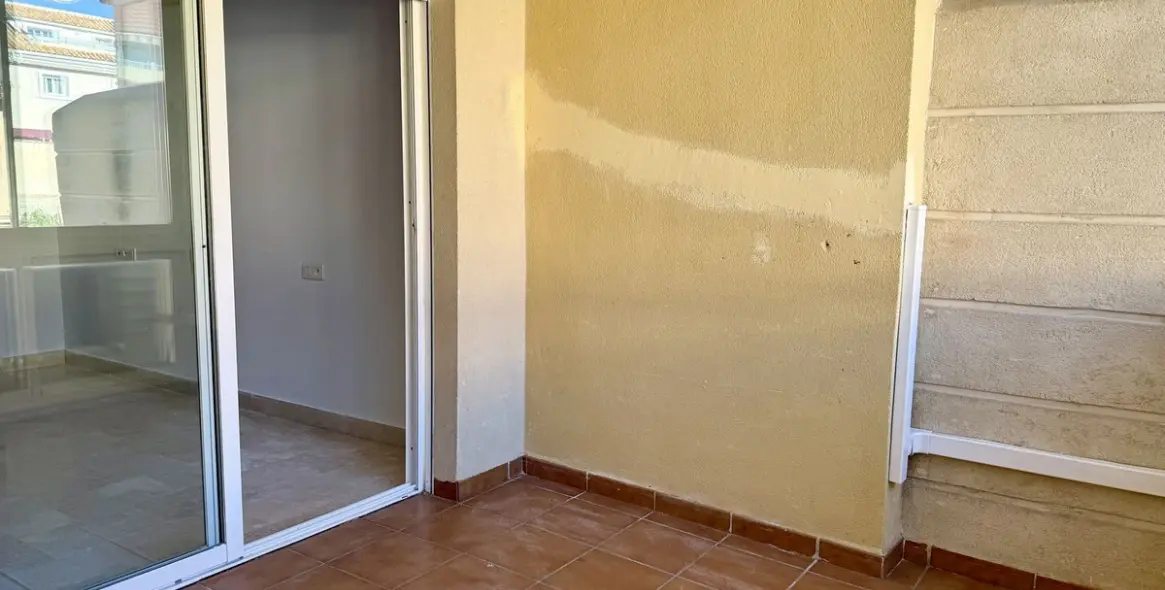 Продажа апартаментов на среднем этаже в Los Pacos 12