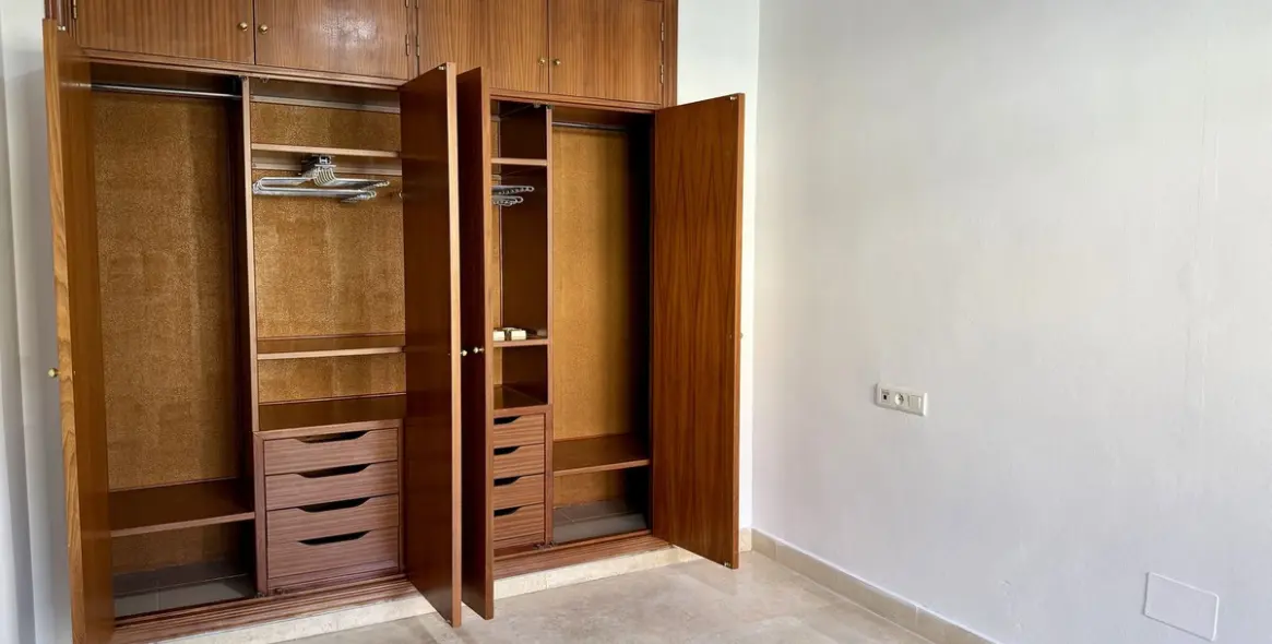 Продажа апартаментов на среднем этаже в Los Pacos 13