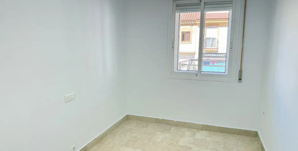 Продажа апартаментов на среднем этаже в Los Pacos 15