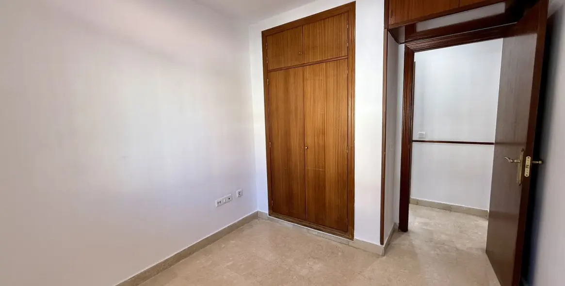 Продажа апартаментов на среднем этаже в Los Pacos 17