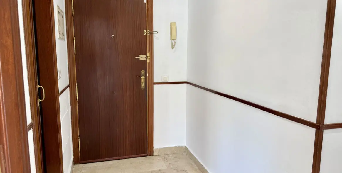 Продажа апартаментов на среднем этаже в Los Pacos 19