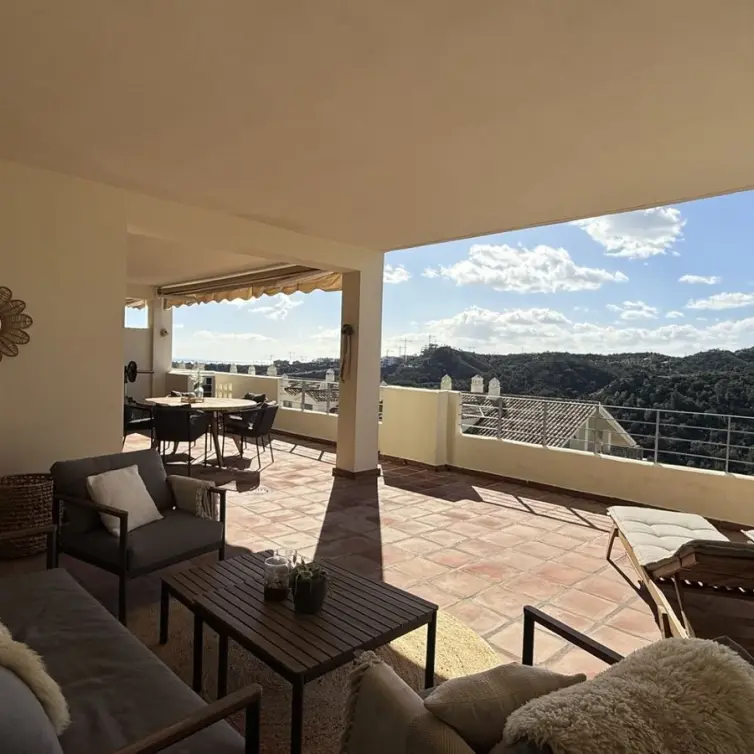 Sale of middle floor apartment in Selwo