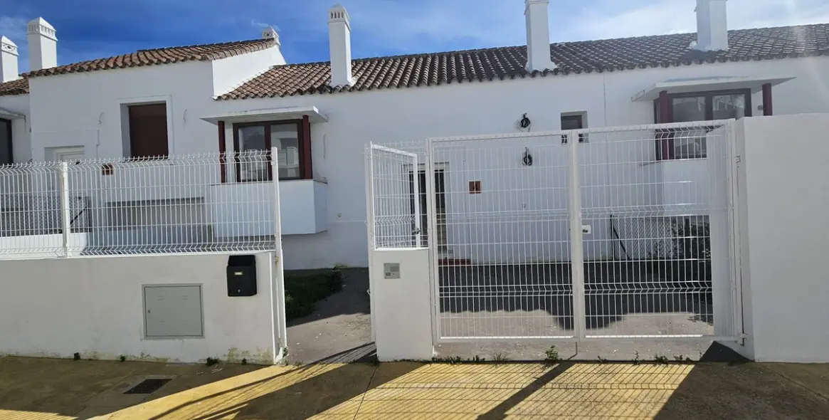 Продажа таунхауса в Doña Julia 2