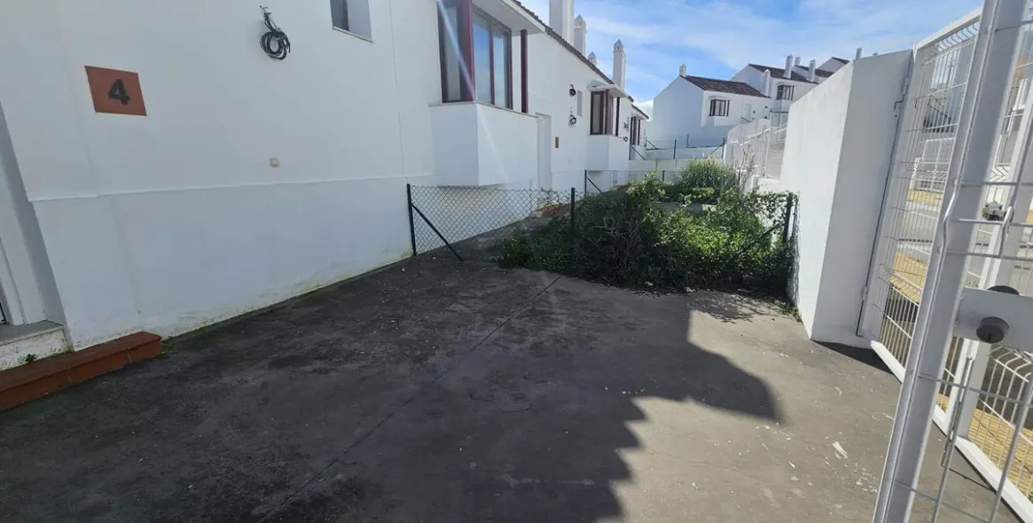 Продажа таунхауса в Doña Julia 4