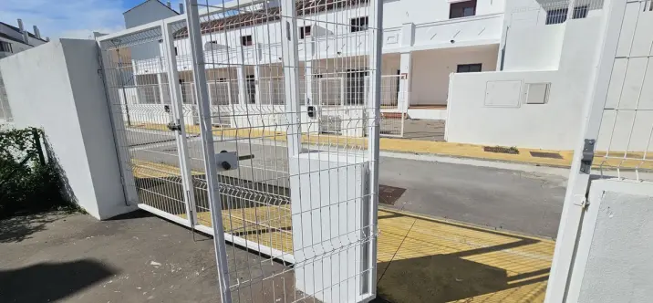 Venta de adosado en Doña Julia 4