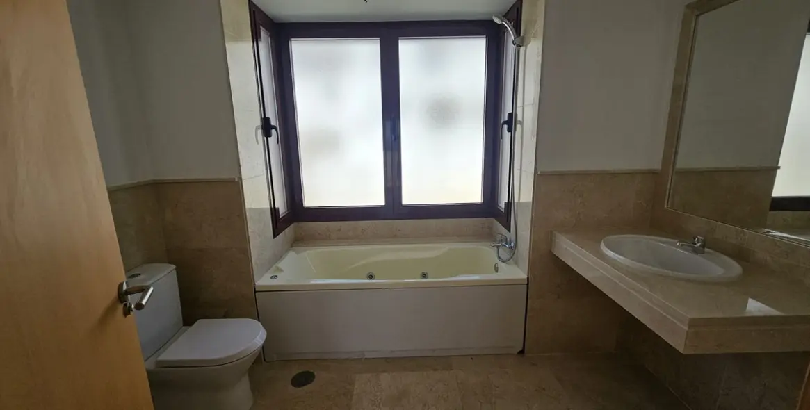 Продажа таунхауса в Doña Julia 16