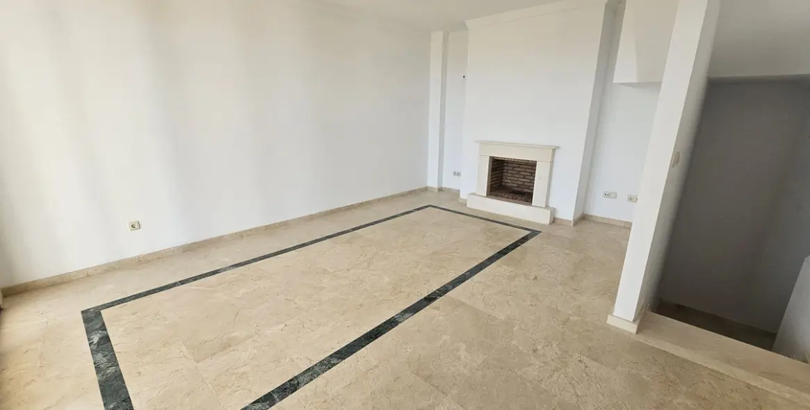 Продажа таунхауса в Doña Julia 18