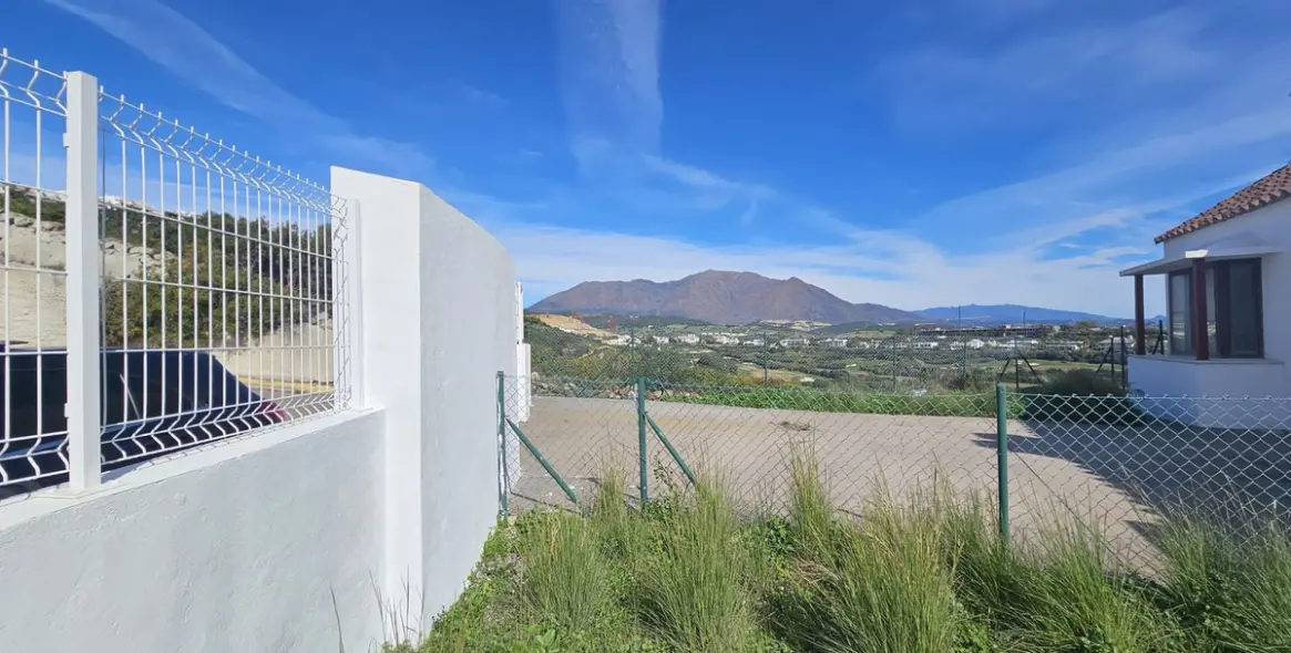 Продажа таунхауса в Doña Julia 3