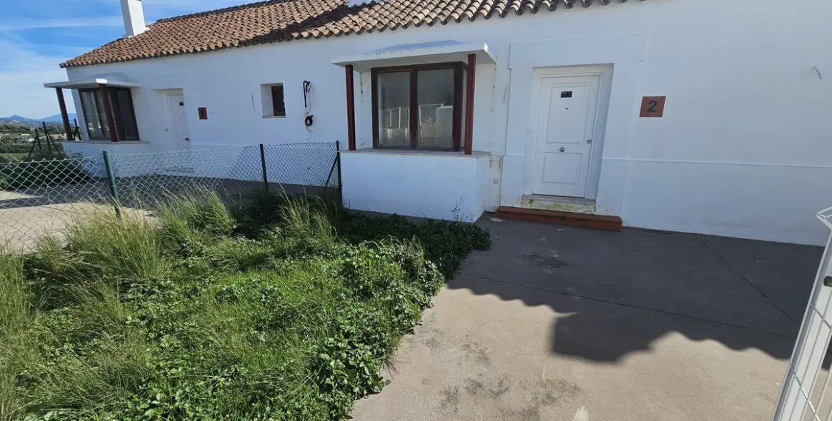 Продажа таунхауса в Doña Julia 4