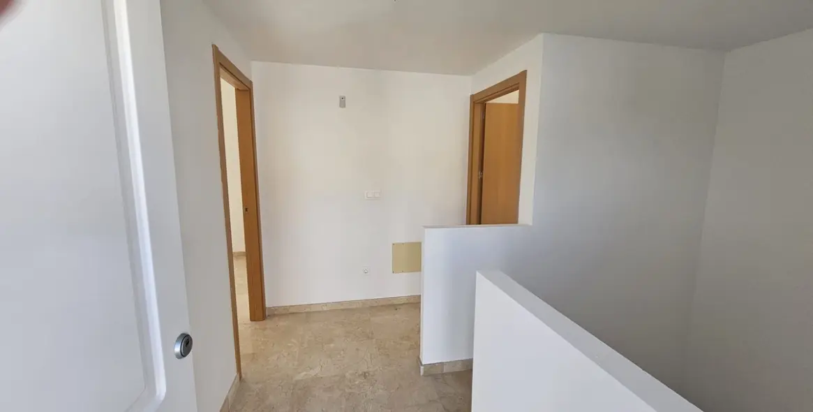 Продажа таунхауса в Doña Julia 6