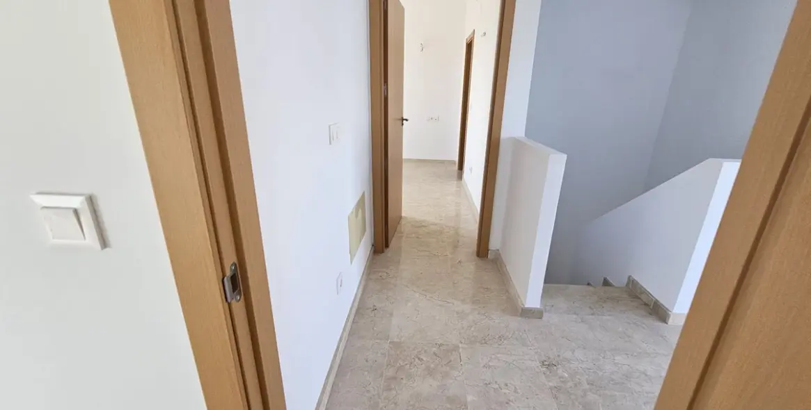 Продажа таунхауса в Doña Julia 10