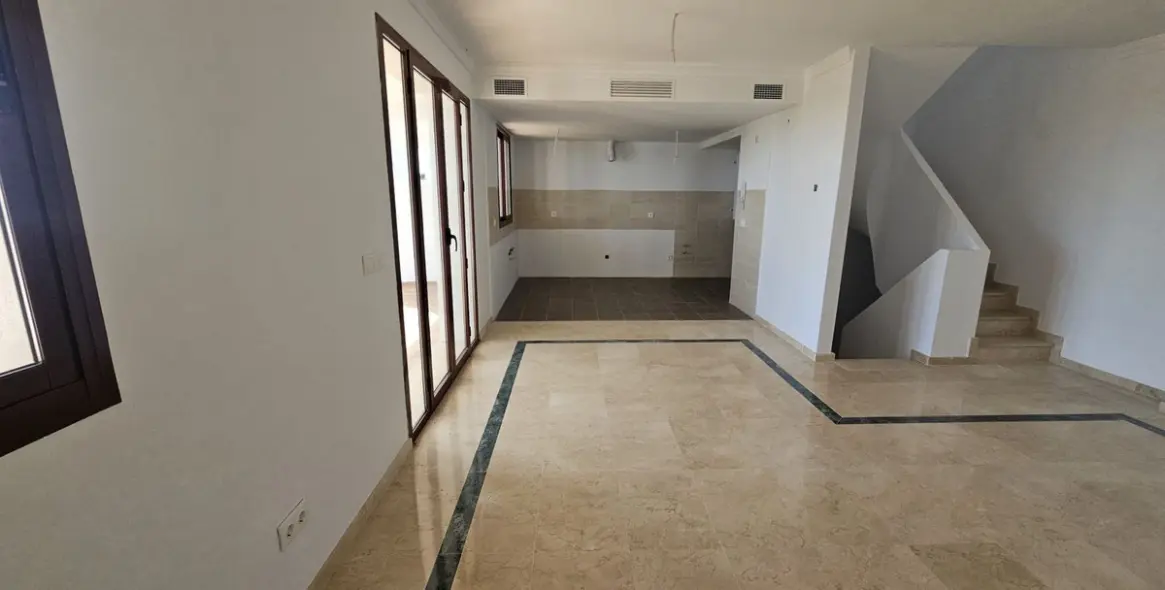 Продажа таунхауса в Doña Julia 20