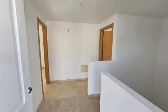 Image 6 thumb